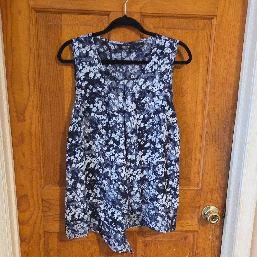 Simply Vera Vera Wang Navy and White Floral Shirt